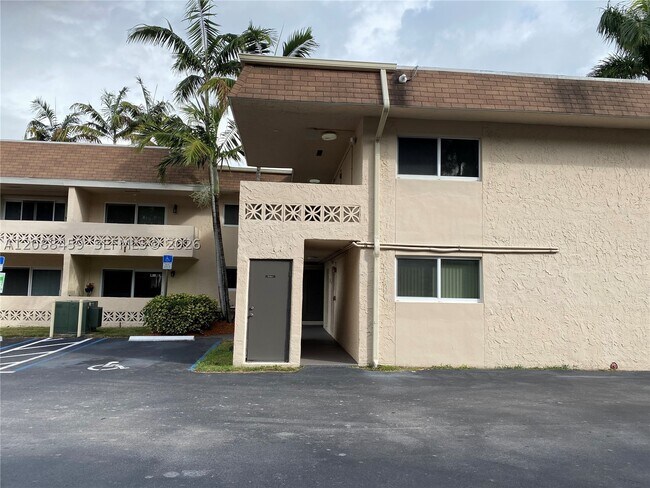 Building Photo - 14500 SW 88th Ave