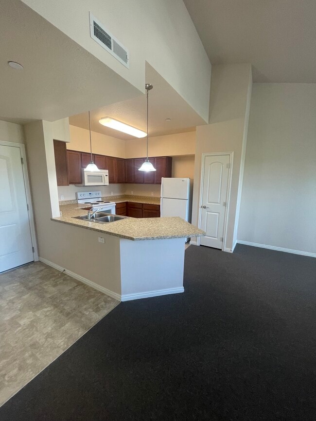 Building Photo - Silvercrest