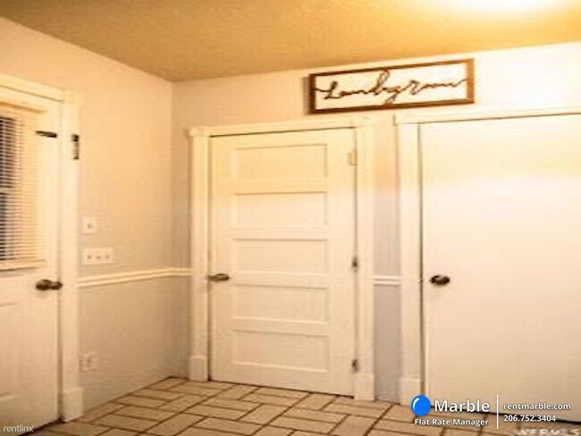 Building Photo - 4 br, 2 bath House - 519 E 200 S