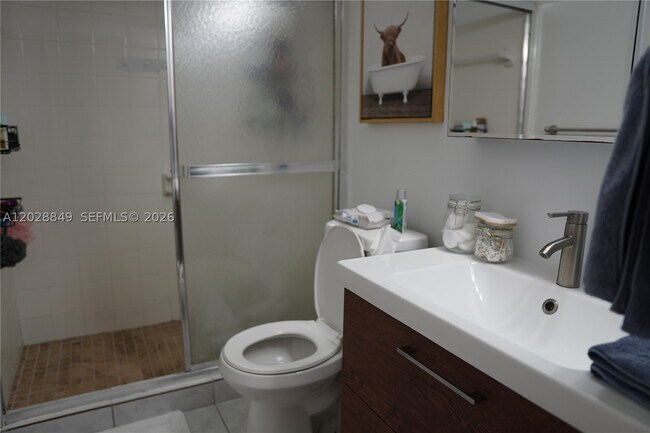 Building Photo - 453 Lakeview Dr