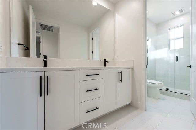 Building Photo - 150 Somera