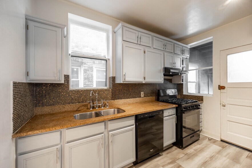 Building Photo - 1432 W Jonquil Ter