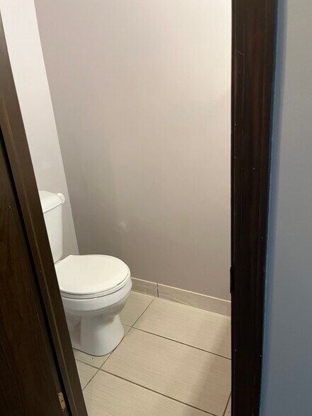 Building Photo - 430 Inverrary Ln