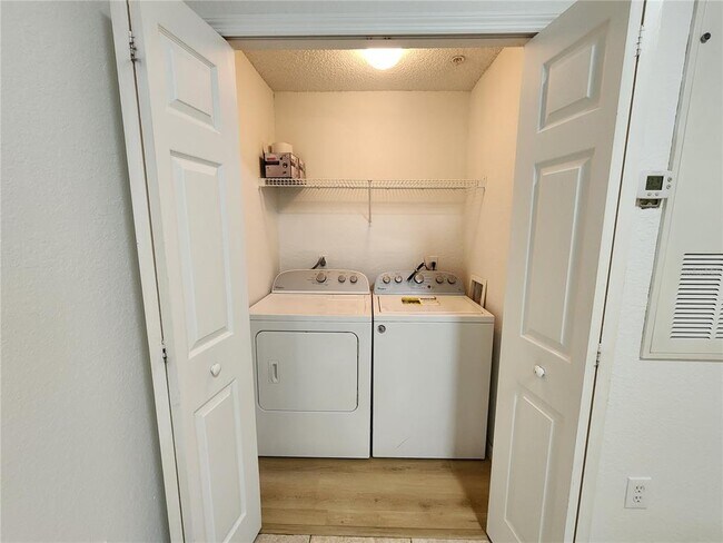 Building Photo - 13037 Mulberry Park Dr