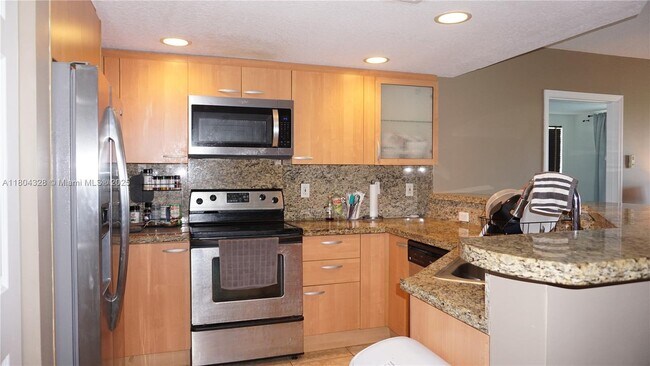 Building Photo - 201 Golden Isles Dr