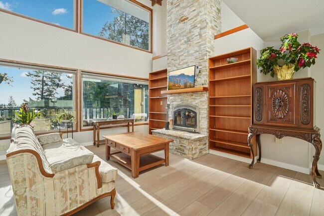 Building Photo - 5408 Sunset Ave