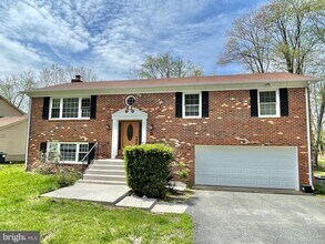 Building Photo - 2125 Aquia Dr