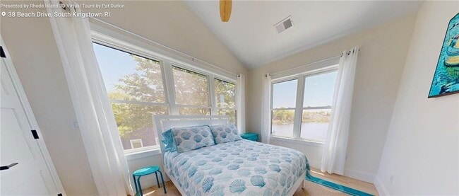 Building Photo - 38 Beach St