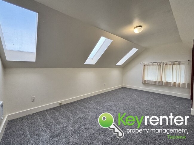 Building Photo - Charming 3-Bedroom Rental Home in Central ...