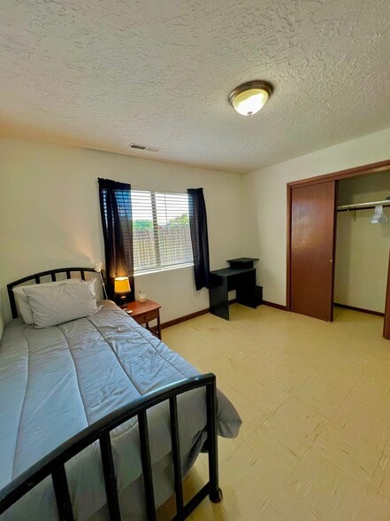 Building Photo - 3058 Tenorio Dr