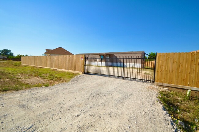 Building Photo - 25 Road 5608