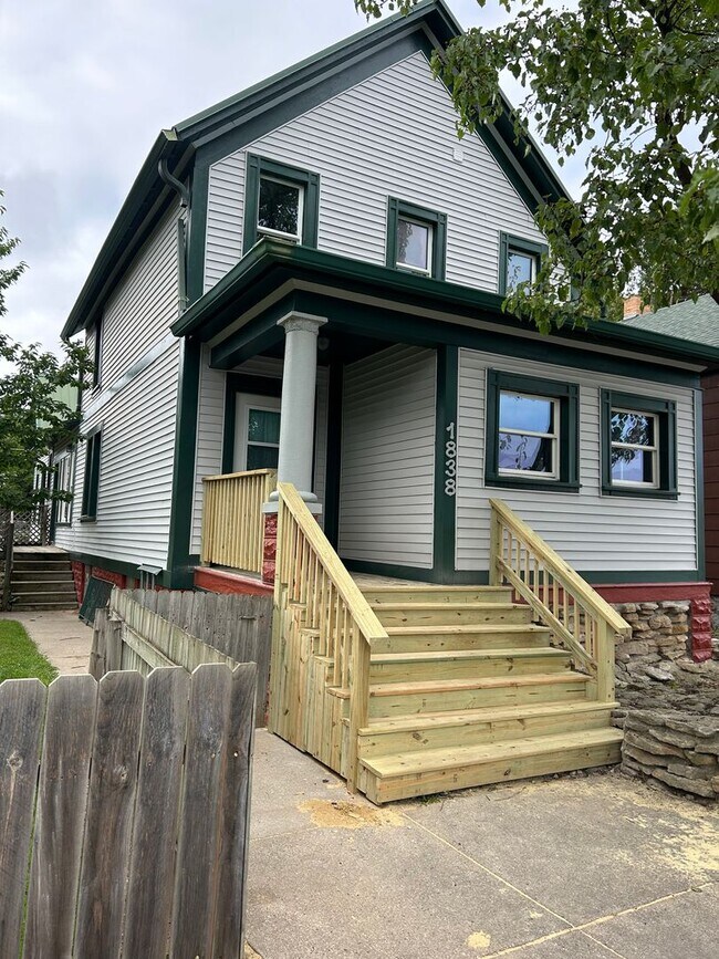 Primary Photo - 1838 Wisconsin St