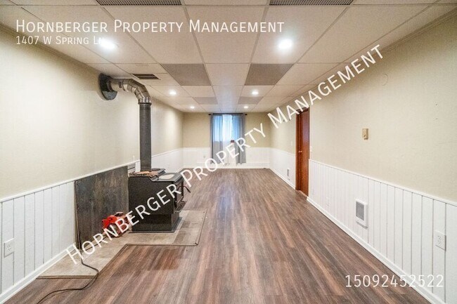 Building Photo - 1407 W Spring Ln