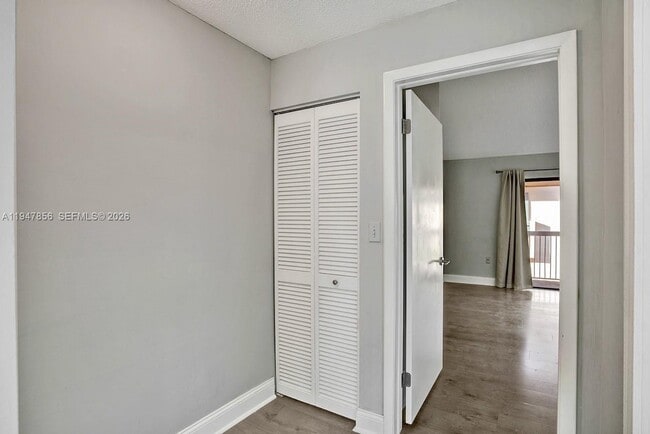 Building Photo - 10102 SW 77th Ct