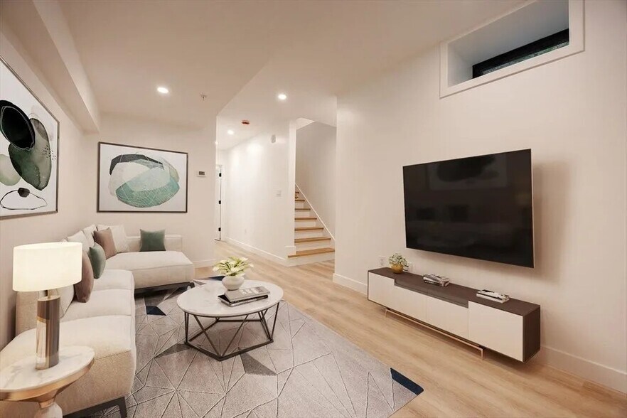 Building Photo - 12 George St