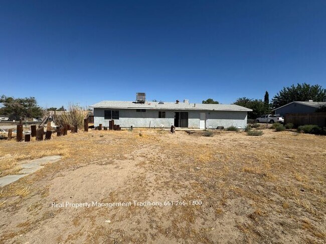 Building Photo - Cozy 3 Bed, 1 Bath