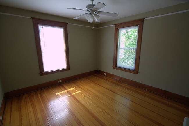 Building Photo - 377 Marlboro St
