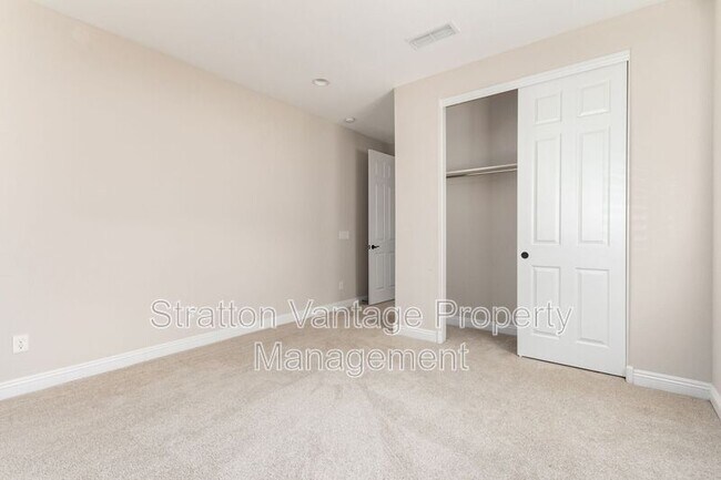 Building Photo - 5575 Cinder Brk Wy