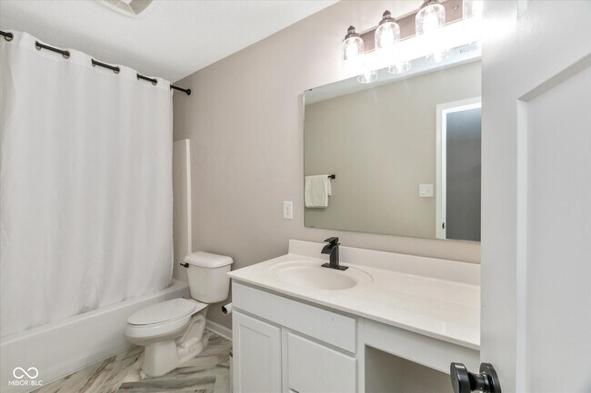 Building Photo - 7228 Lockford Walk N