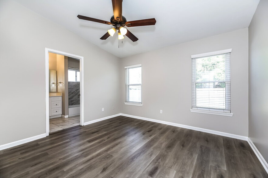 Building Photo - 7619 Pimmit Hills Dr
