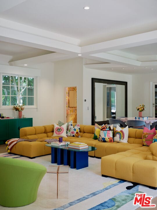 Building Photo - 661 Doheny Rd