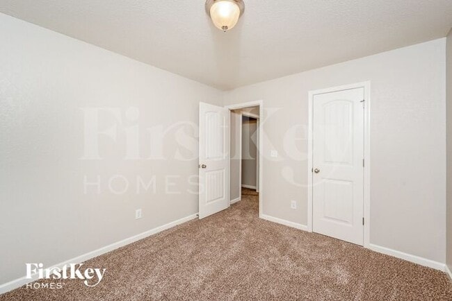 Building Photo - 29 Parkwood Dr