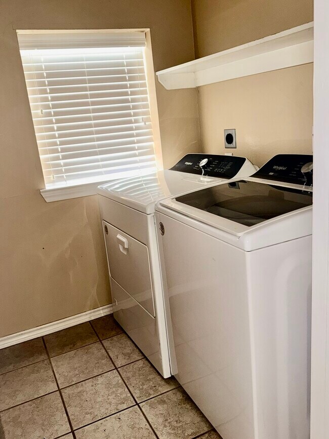 Building Photo - 5529 Cornish St