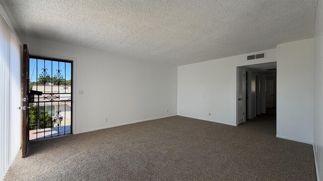 Building Photo - 2514 E Andrews Ave