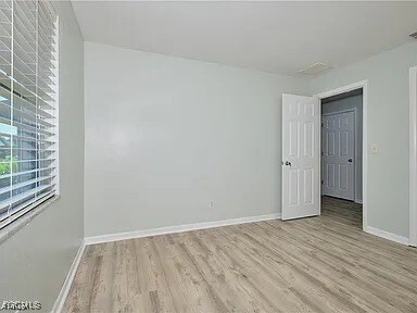 Building Photo - 4240 SE 3rd Ave