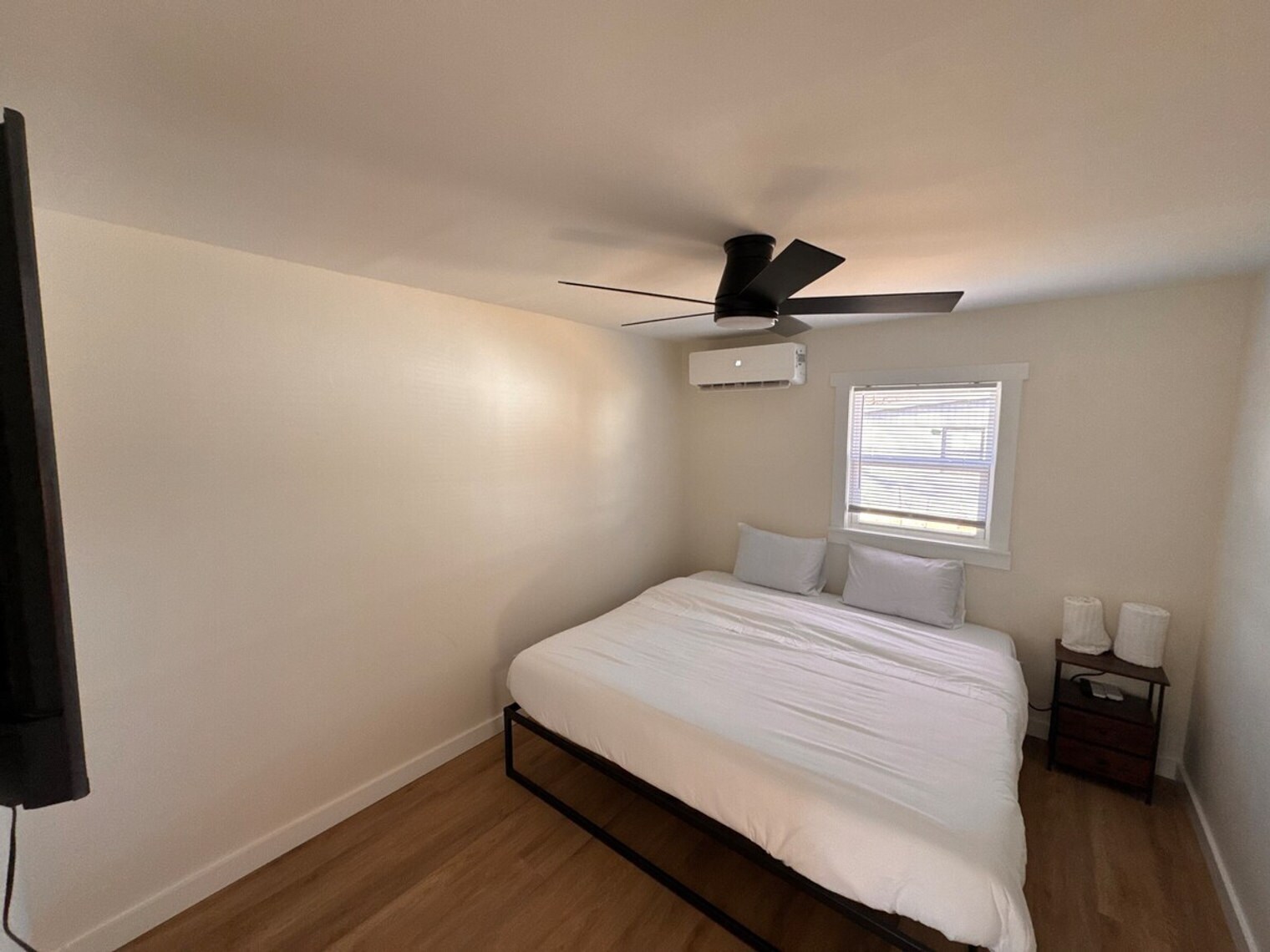 Building Photo - 108 E James St