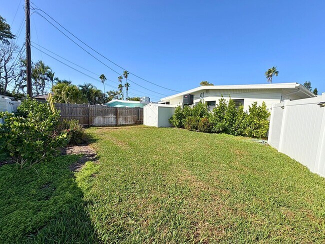 Building Photo - Fully Renovated 2BR Home with Designer Finishes & Fenced Yard