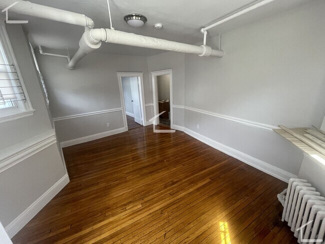Building Photo - $2,195 | 1 Bedroom | 1 Bathroom | Available Now