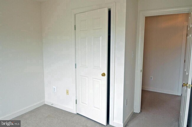 Building Photo - 14243 Glade Spring Dr
