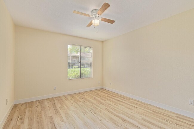 Building Photo - 5995 N 78th St
