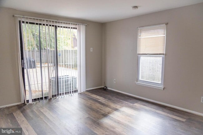 Building Photo - 12 W Wayne Terrace