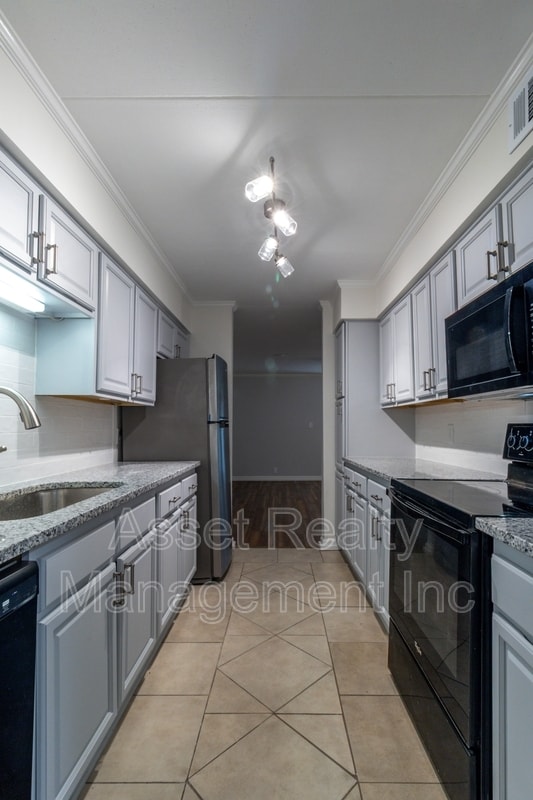 Building Photo - 454 Berlin Dr