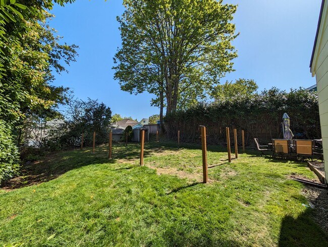 Building Photo - Updated 3 Bedroom Charmer in the Heart of ...