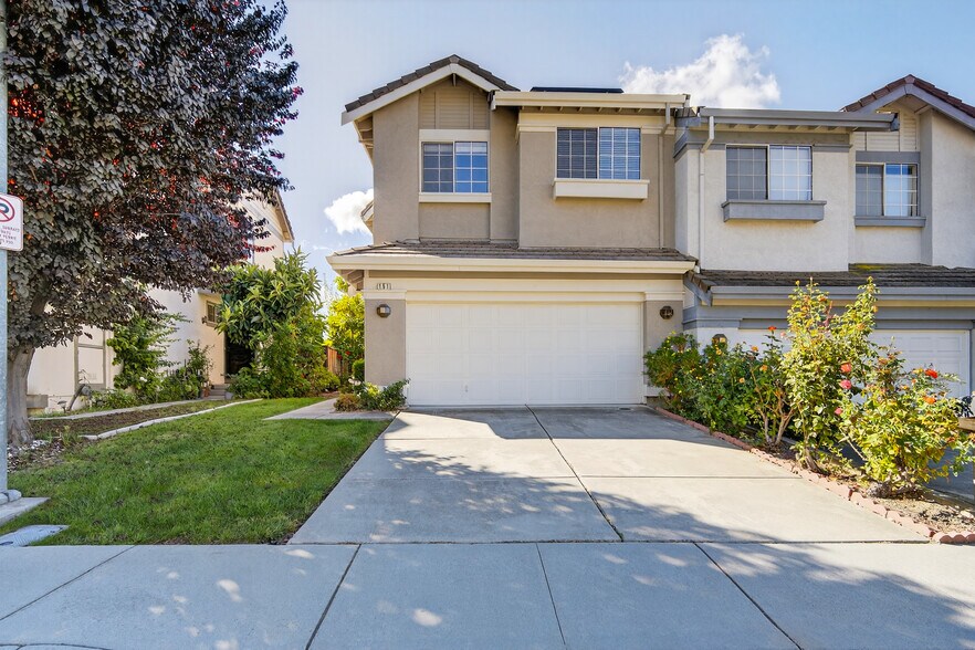 Building Photo - 151 Buck Ct