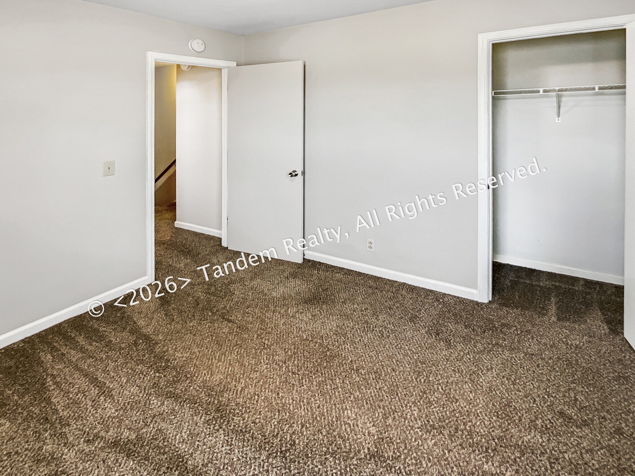 Building Photo - 512 Selsey Ct S