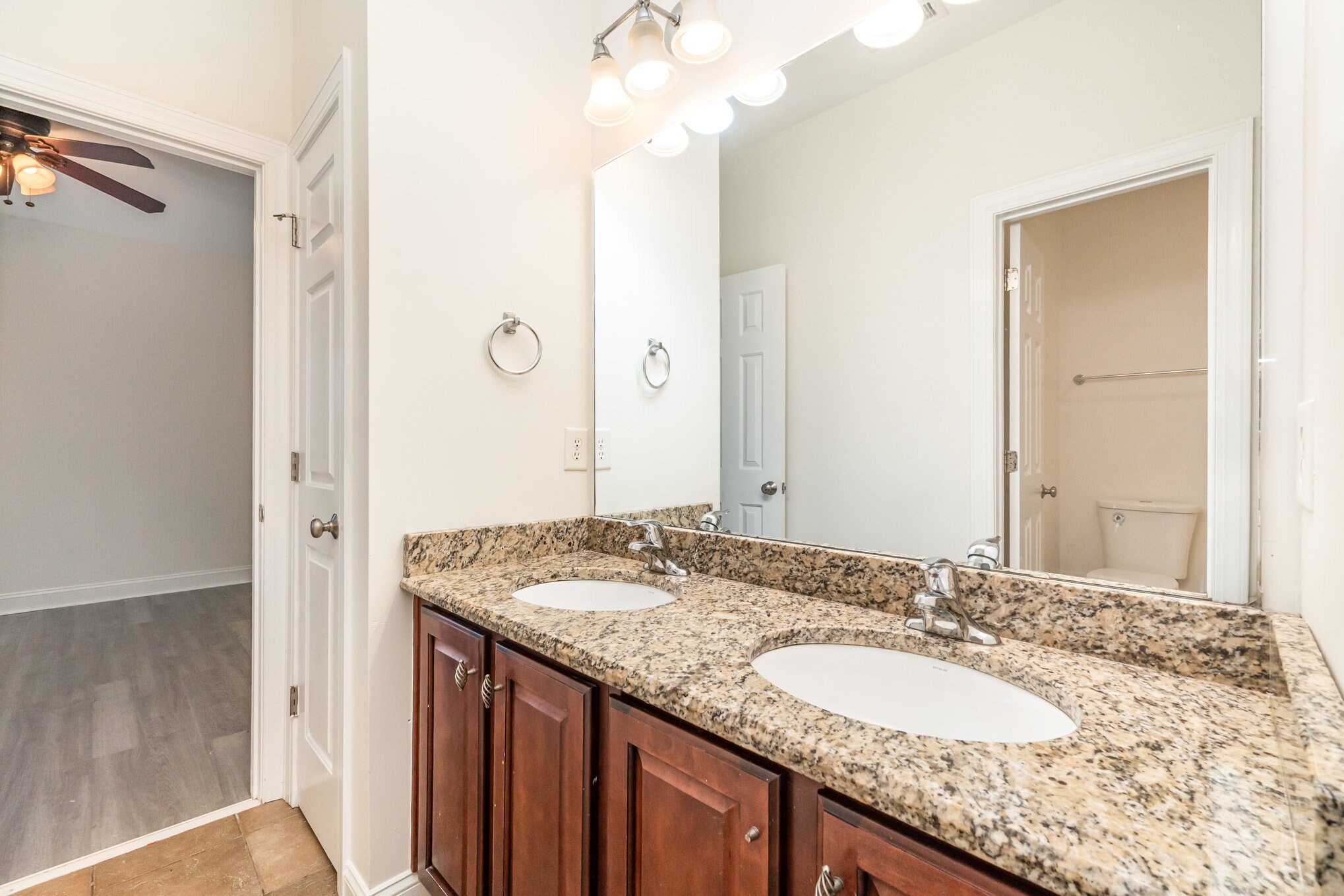 Building Photo - 14724 Murfield Ct