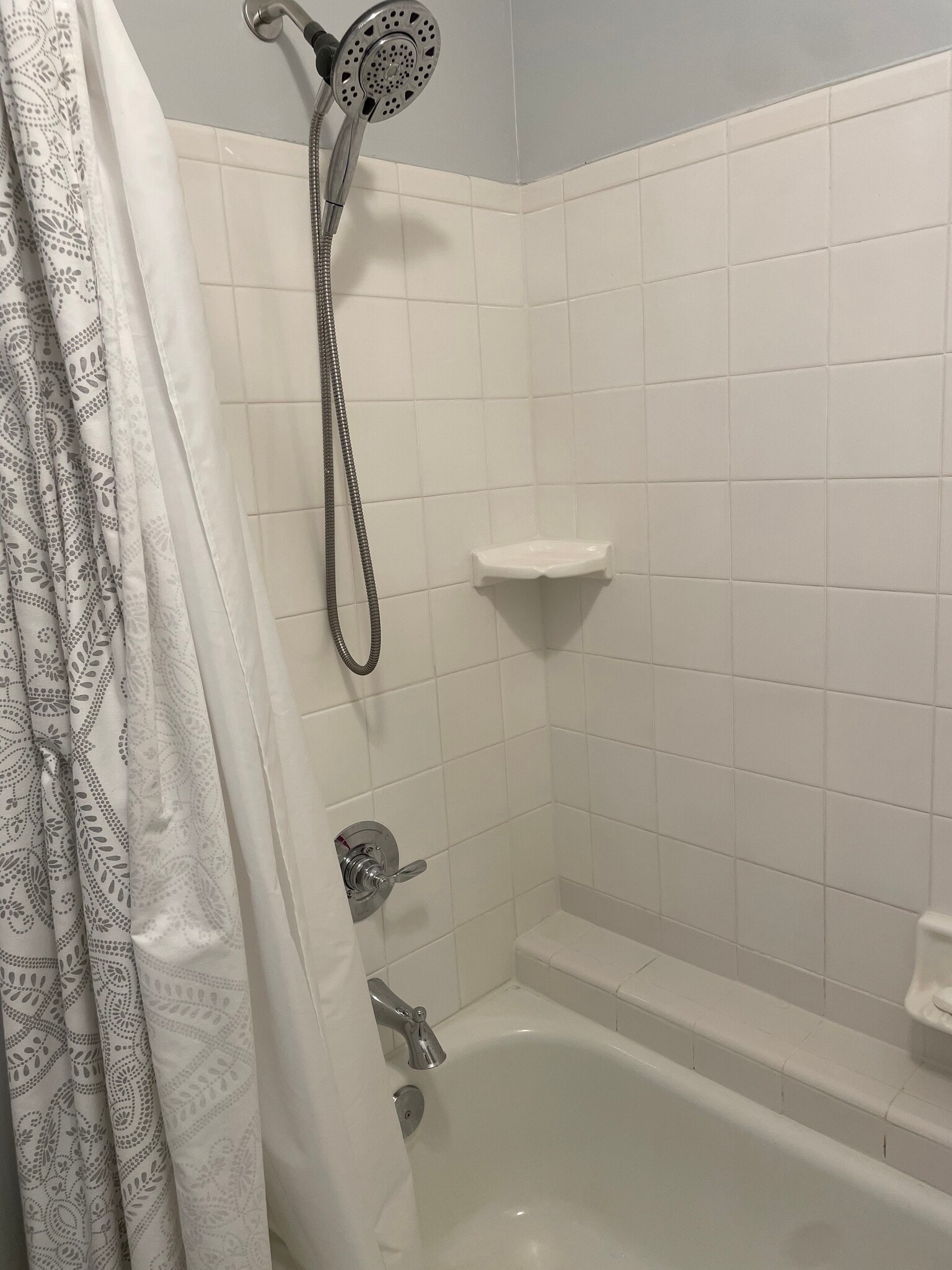 Bathroom - 1250 Parkwood Cir SE