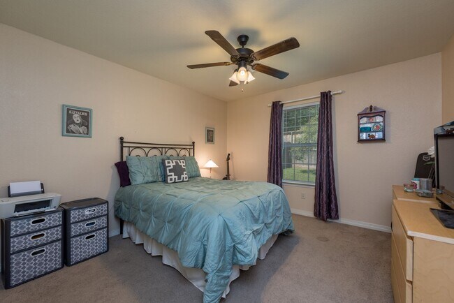 Building Photo - August Pre-Lease!! Beautiful 5 Bedroom Dup...