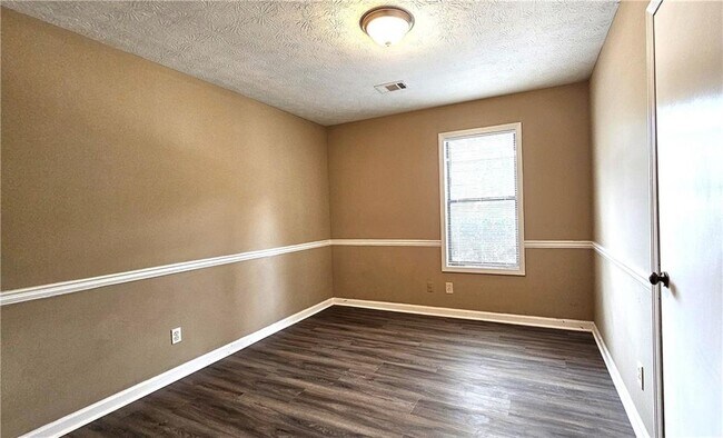 Building Photo - 105 Brooks Bridge Ct