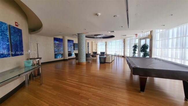 Building Photo - 253 NE 2nd St