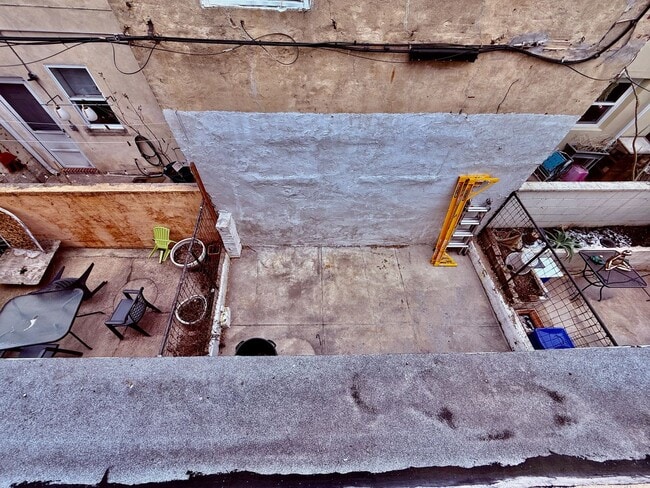 Building Photo - 2+ BED/1.5 BA Solid HOUSE in great East Passyunk/LOMO location w/ Central AC-HARDWOOD Flooring-WA...