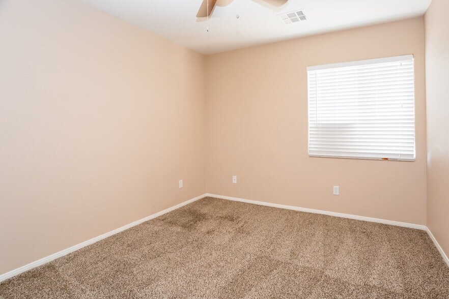 Building Photo - 9476 Plover Falls Ave
