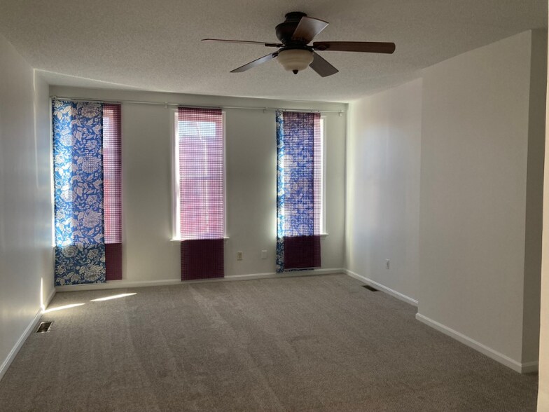Building Photo - 132 N Collington Ave