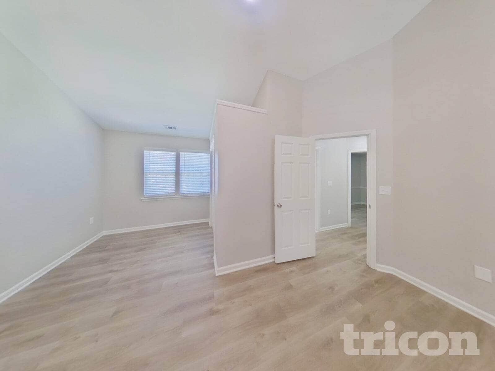 Building Photo - 9022 Jaldena Dr