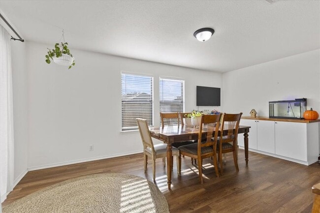 Building Photo - 304 Cordero Dr