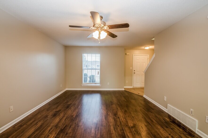 Building Photo - 11625 Leewood Dr